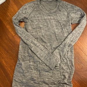 Lululemon swiftly long sleeve Pittsburgh marathon8
